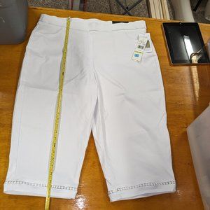 Alfred Dunner, White Capri 18W / NWT